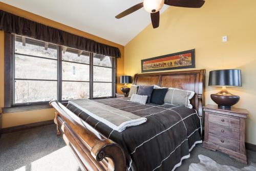 Popular attractions Area Nearby Property
